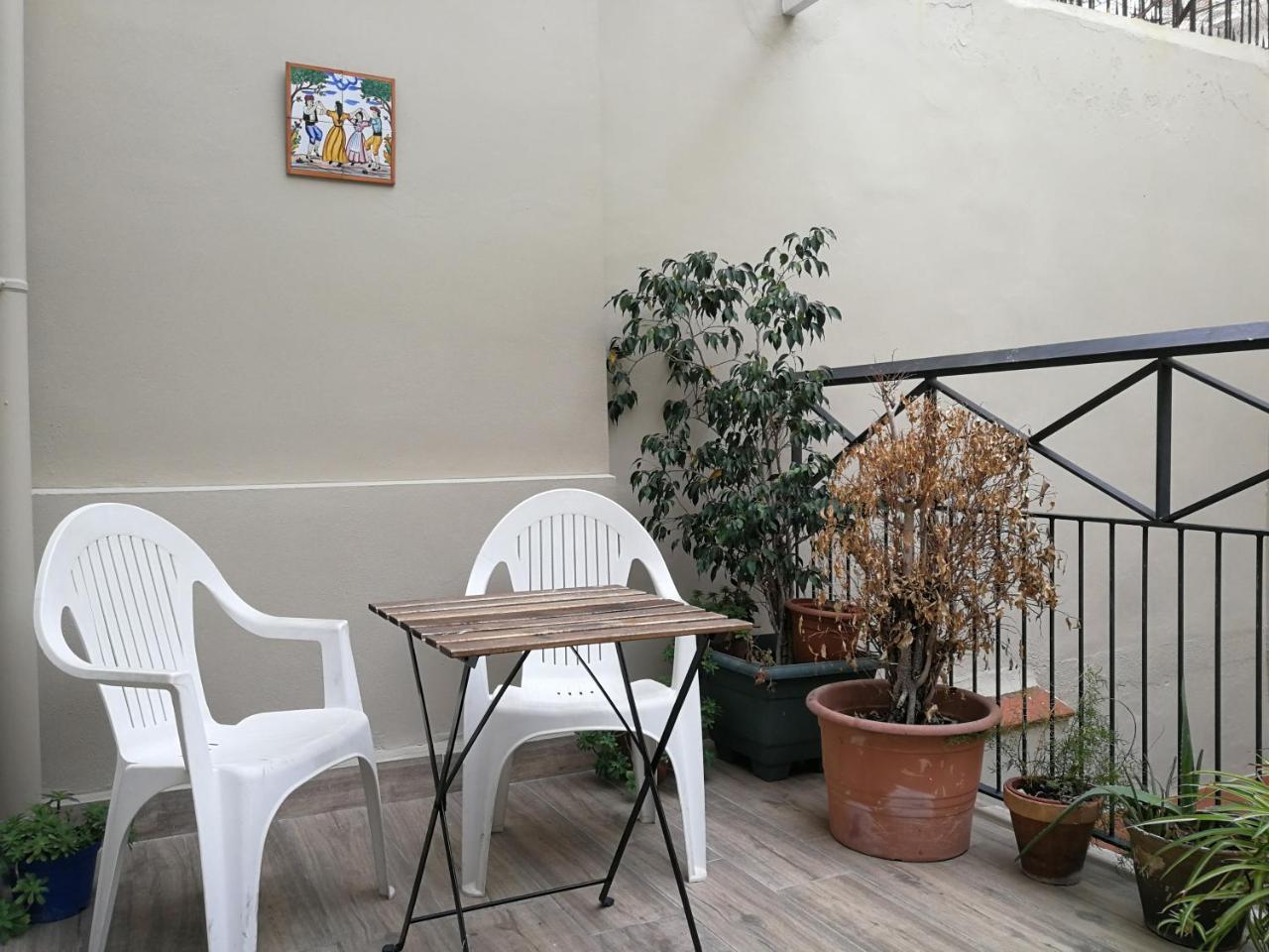 Central & Basic Ramblas บาร์เซโลนา ภายนอก รูปภาพ